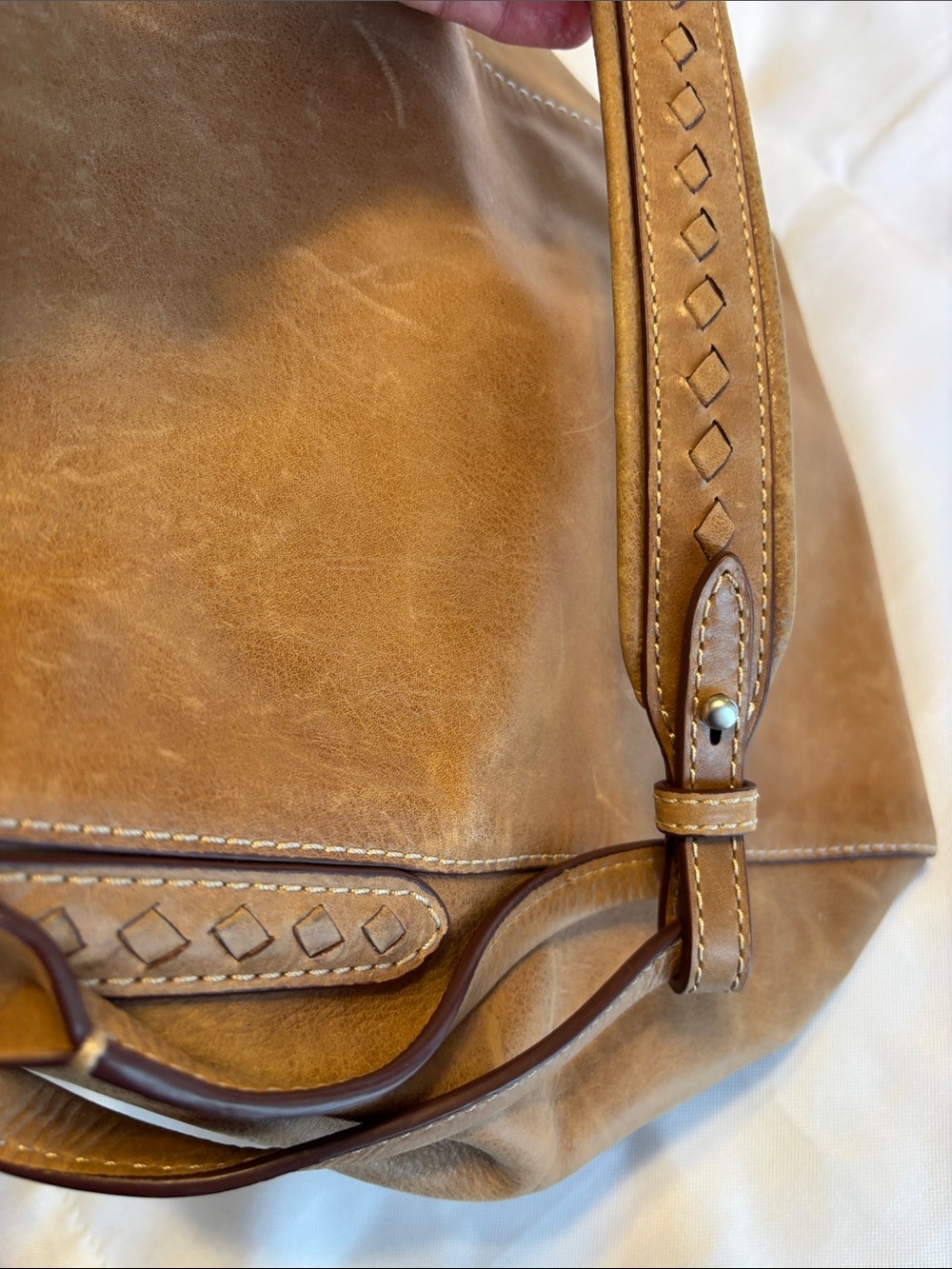 Classic Tan Leather Frye Shoulder Bag - Picture 12 of 14